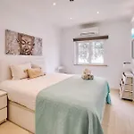 Monaco Mit Pool Apartment